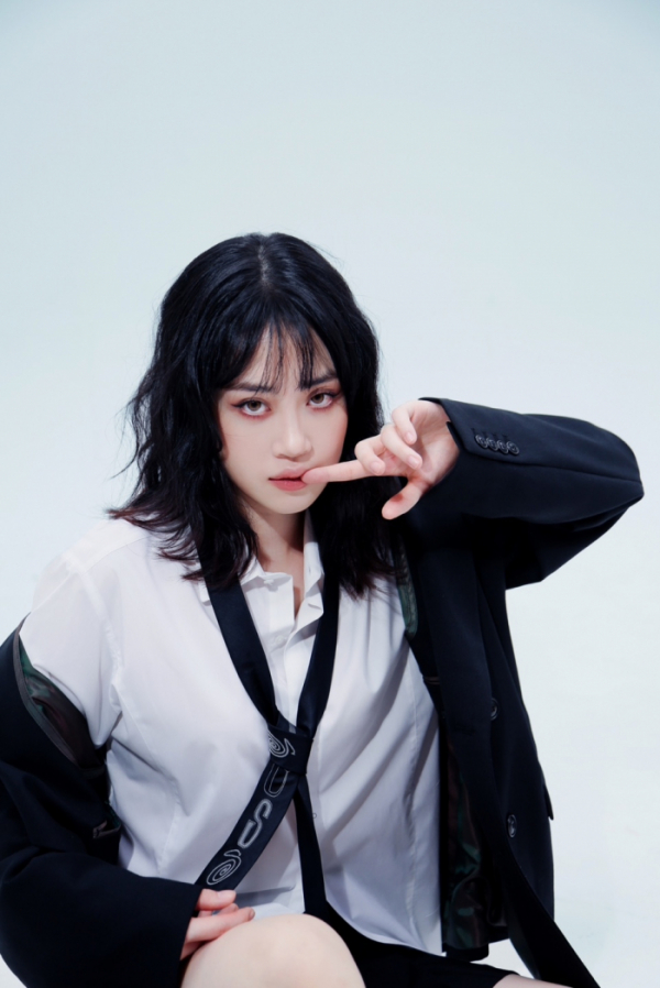 ▲드비타(사진 = AOMG 제공)
