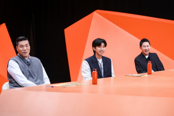 ▲임영웅 '미우새' 스페셜 MC (사진제공=SBS)