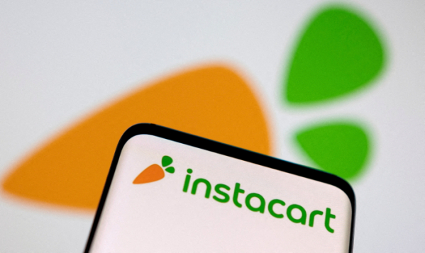▲스마트폰 화면에 인스타카트 앱 로고가 보인다. 로이터연합뉴스