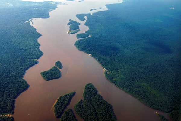 ▲가이아나에서 지난해 9월 24일 에세키바 강이 보인다. 과야나 에세키바(가이아나)/AFP연합뉴스
