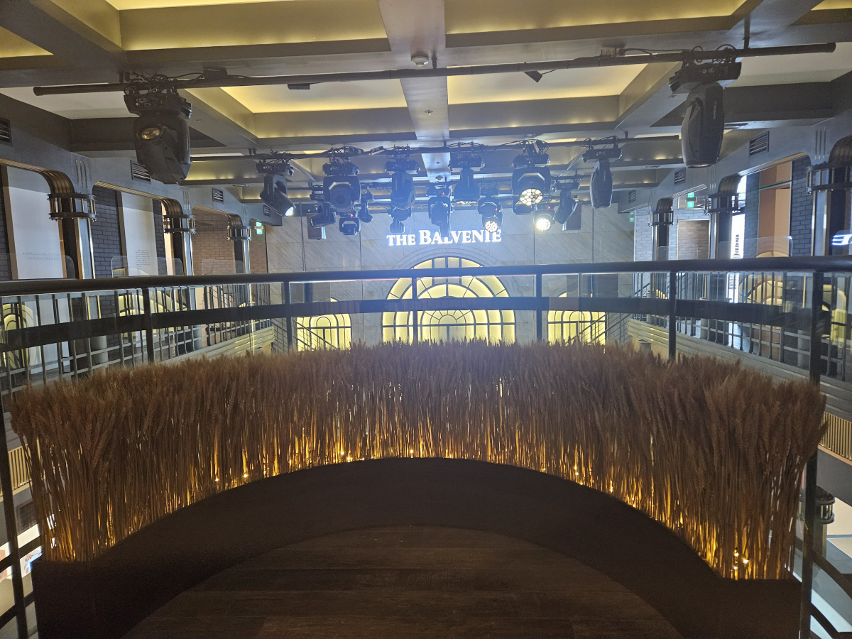 ▲압구정로데오 앤드트리메타에 마련된 ‘발베니 헤리티지 전시’장 포토존. (김지영 기자 kjy42@)