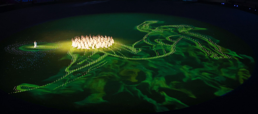 ▲8일 오후 중국 항저우 올림픽 스포츠센터 스타디움에서 열린 2022 항저우 아시안게임 폐회식에서 공연이 펼쳐지고 있다. (연합뉴스)