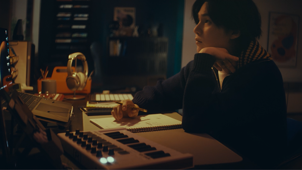 ▲영상속에서 내가 원하는 것이 무엇인지 고민하는 방탄소년단(BTS) 슈가 모습. (사진제공=삼성전자 뉴스룸)