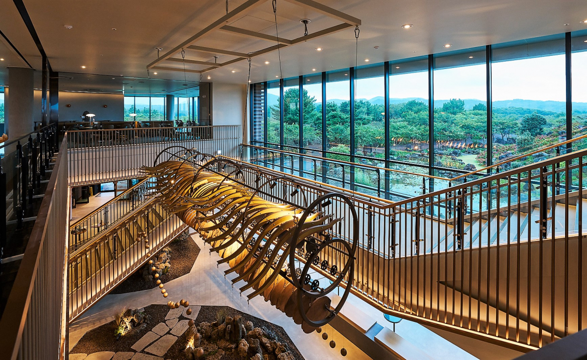 ▲스타벅스 코리아가 제주시 동쪽송당 동화마을에 '더제주송당파크R점' 을 오픈했다. (사진제공=스타벅스)