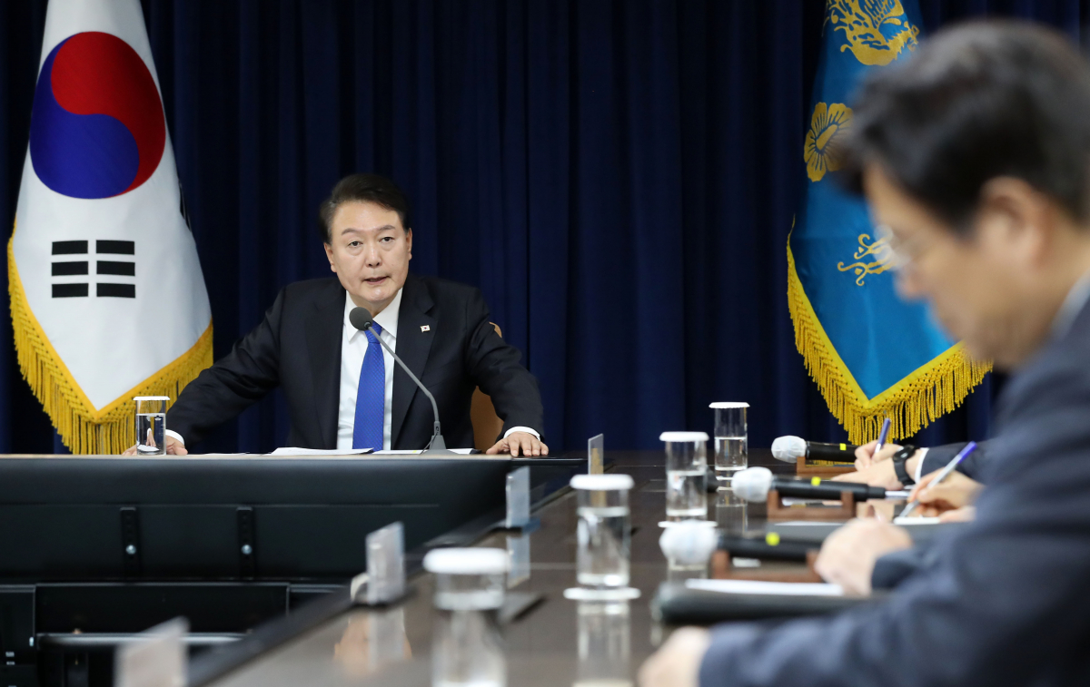 ▲윤석열 대통령이 11일 서울 용산 대통령실 청사에서 긴급 경제·안보 점검회의를 주재하고 있다. 2023.10.11 [대통령실통신사진기자단] (연합뉴스)