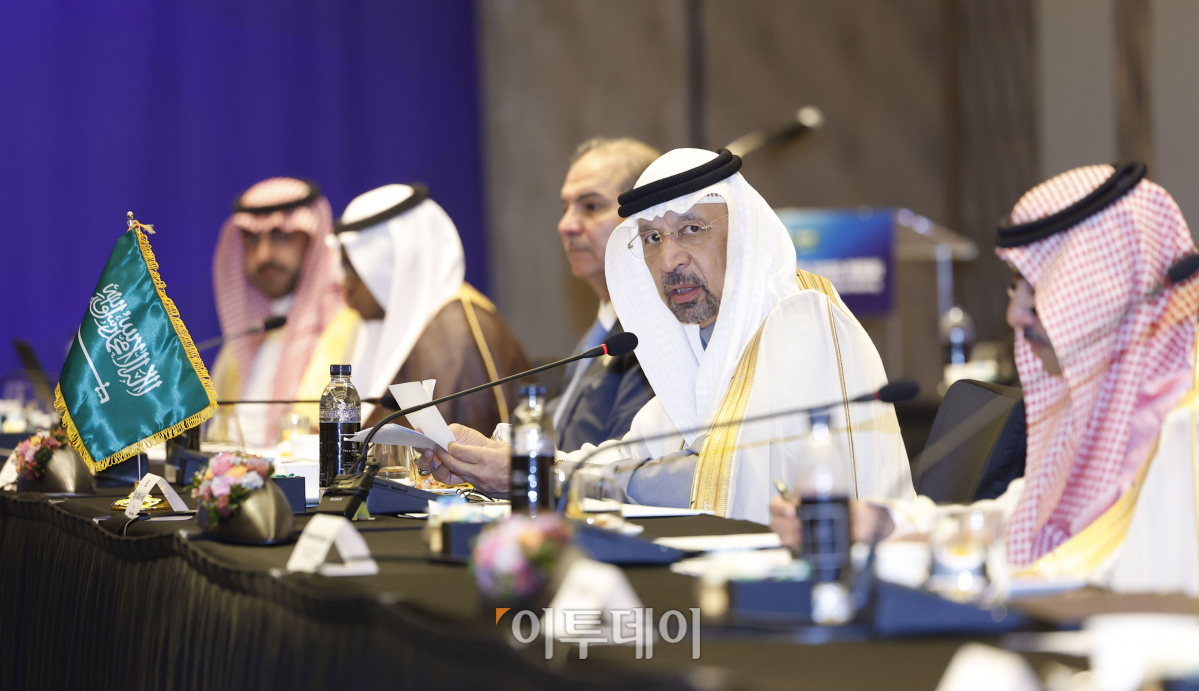 ▲칼리드 알팔레 사우디 투자부 장관이 13일 서울 종로구 포시즌스호텔에서 열린 '제4차 한-사우디 비전 2030 위원회'에서 모두발언을 하고 있다. 조현호 기자 hyunho@