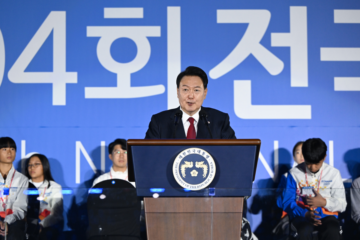 ▲윤석열 대통령이 13일 전남 목포종합경기장에서 열린 제104회 전국체육대회 개회식에서 기념사를 하고 있다. (대통령실)