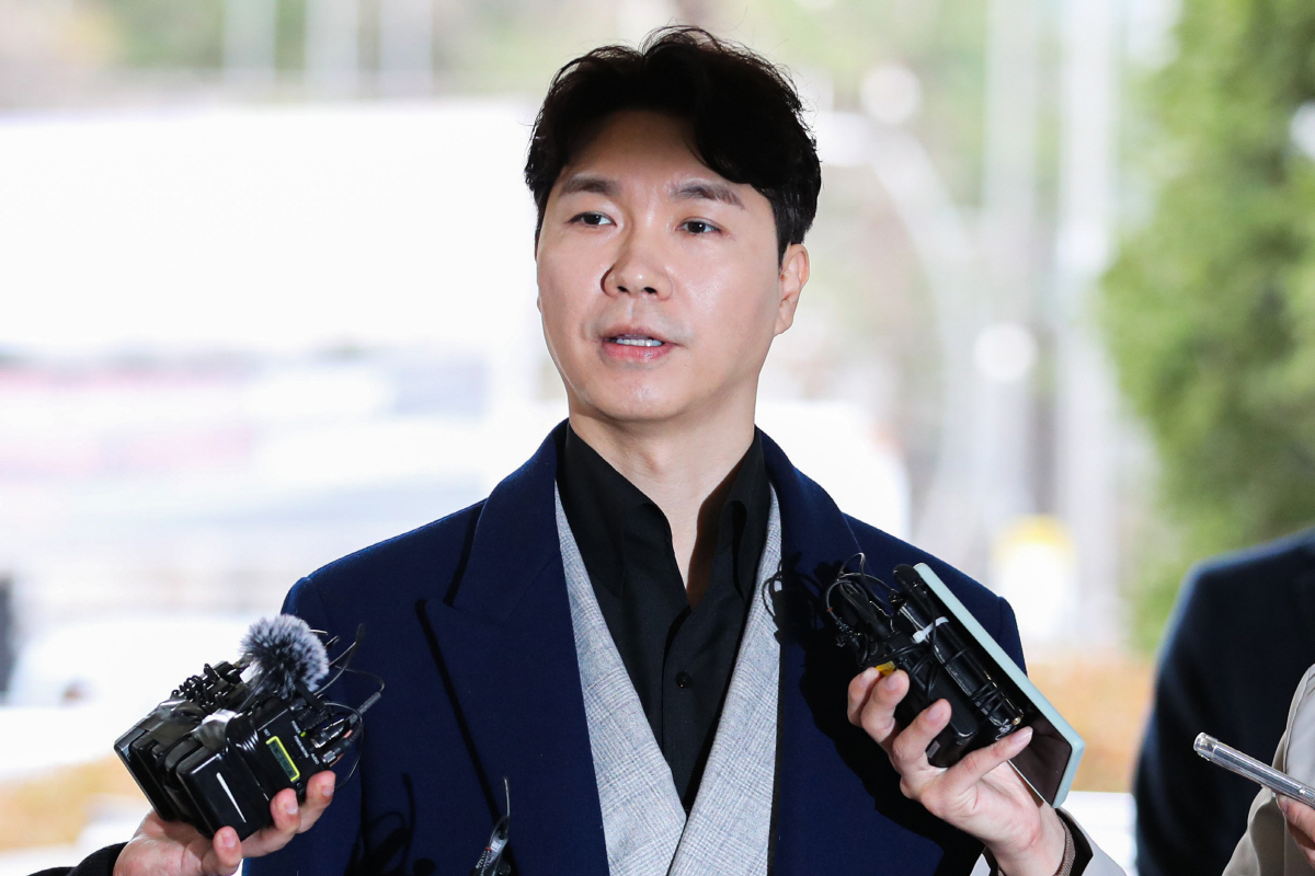 <b>박수홍</b>, "싹싹 빌어라" <b>협박 피소</b>에 <b>무고</b>로 맞대응⋯"이미지 겨냥한 언...