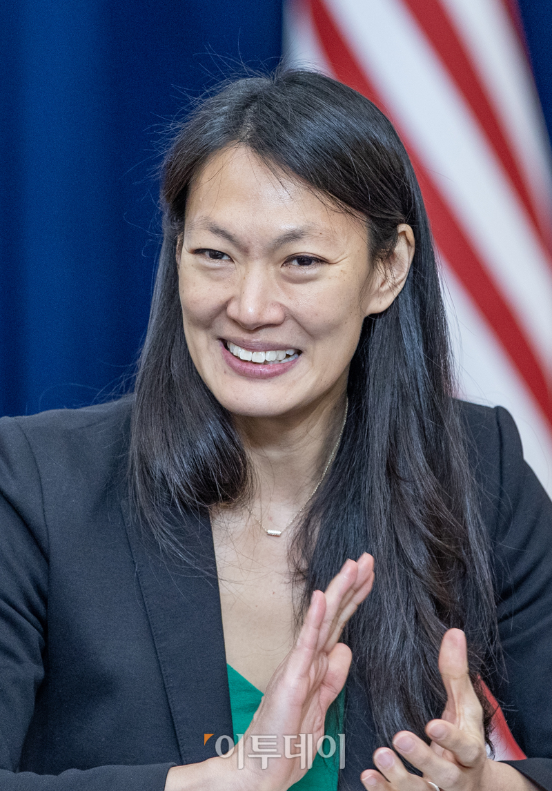 ▲줄리 터너 북한인권특사가 18일 서울 용산구 아메리칸디플로머시하우스에서 언론 간담회를 하고 있다. 사진공동취재단