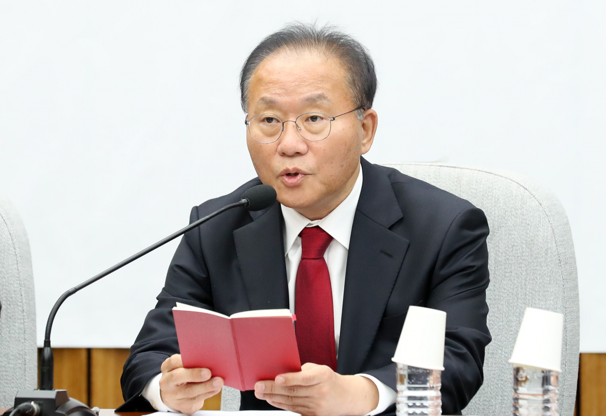 ▲[서울=뉴시스] 이영환 기자 = 윤재옥 국민의힘 원내대표가 20일 오전 서울 여의도 국회에서 열린 국정감사 대책회의에서 발언을 하고 있다. 2023.10.20. 20hwan@newsis.com