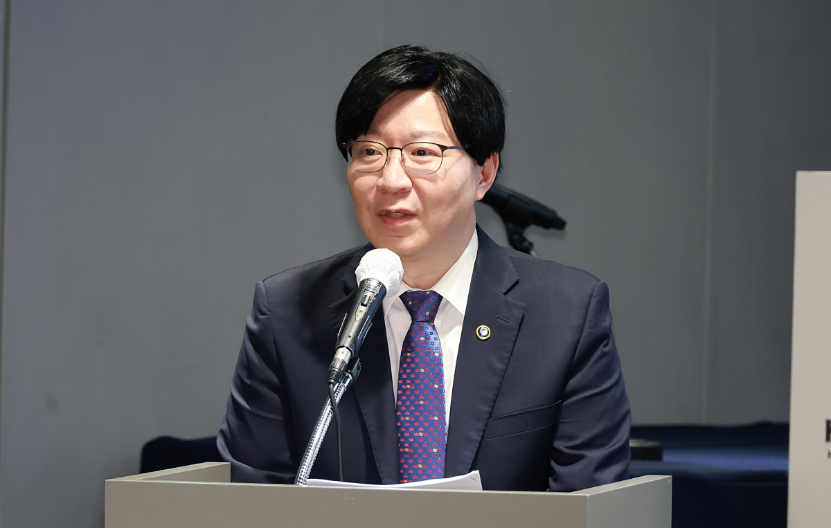 ▲김소영 금융위원회 부위원장이 20일 서울 여의도 켄싱턴호텔 센트럴파크에서 개최한 한국국제경제학회-대외경제정책연구원 공동주최 정책세미나에 참석해 '글로벌 금융환경의 변화와 한국의 금융 글로벌화'라는 주제로 기조연설을 하고 있다. (사진제공=금융위원회)