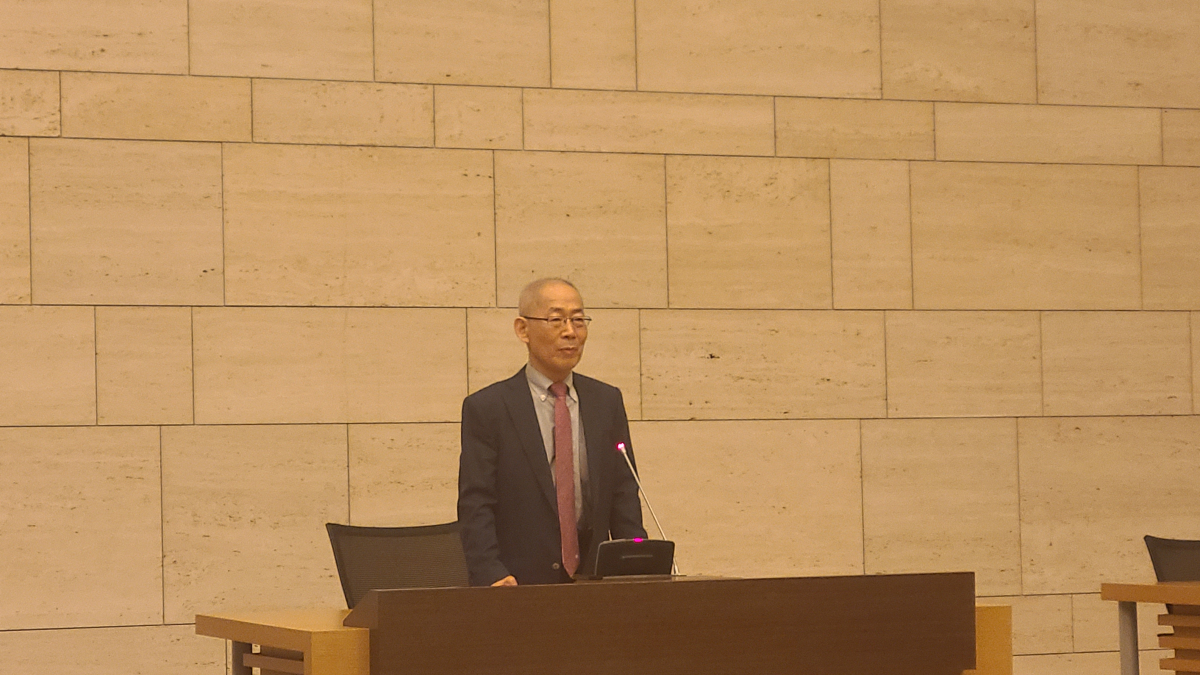 ▲이회성 무탄소(CF) 연합 회장이 24일 서울 대한상의 회관에서 열린 CF 연합 출범 기자간담회에서 발언하고 있다. (사진=송영록 기자 syr@)