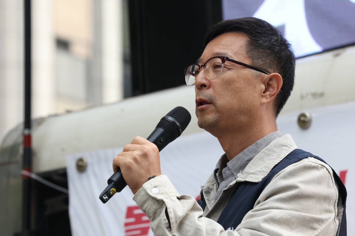 ▲사진은 민주노총이 13일 오후 종로구 파이낸스빌딩 앞에서 열린 '2023 민주노총 돌봄 노동자 결의대회'에서 이양수 부위원장이 대회사하고 있는 모습. (연합뉴스)