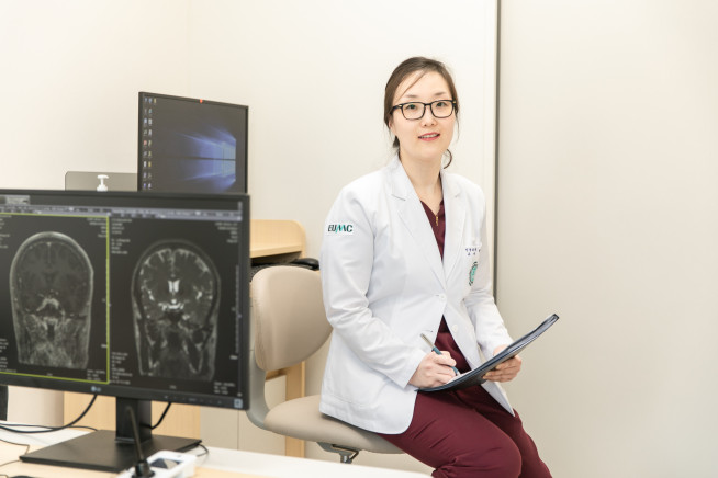 ▲박수정 교수는 “환자들이 떠돌아다니는 (뇌종양과 관련된) 낭설들을 믿지 않고 전문의의 도움을 통해 적극적인 치료를 받을 수 있기를 바란다”고 말했다. (사진제공=이대서울병원)