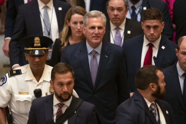 ▲Rep. Kevin McCarthy, R-Calif., leaves the House floor after being ousted as Speaker of the House at the Capitol in Washington, Tuesday, Oct. 3, 2023. (AP Photo/Mark Schiefelbein)