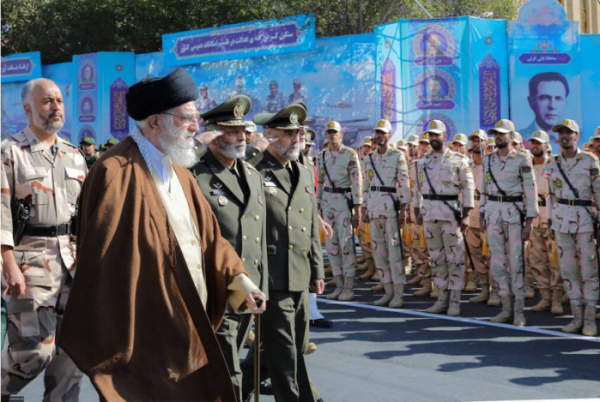 ▲사관학교 임관식에 참석한 이란 최고지도자. (이란 최고지도자실 홈페이지)
