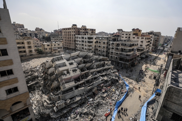 ▲팔레스타인 가자지구의 한 빌딩이 8일(현지시간) 이스라엘군의 공습에 붕괴된 채로 있다. 가자지구(팔레스타인)/EPA연합뉴스
