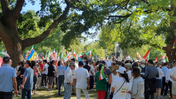 ▲미국 워싱턴D.C. 백악관 인근 공원에서 지난달 16일 이란 출신 시민들이 모여 마흐사 아미니 1주기 시위를 벌이고 있다. 사진=고대영 기자 kodae0@etoday.co.kr
