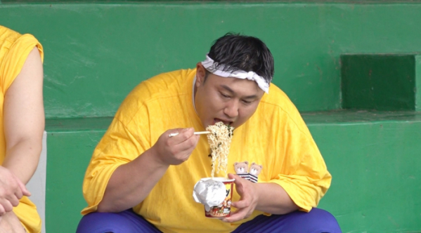 ▲'먹찌빠' 최준석(사진제공=SBS)