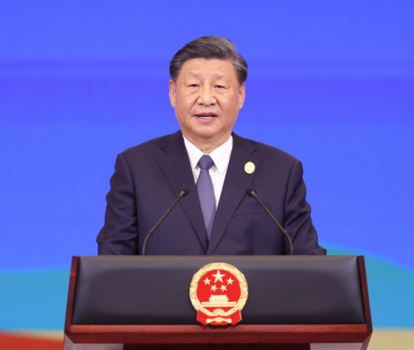 ▲시진핑 중국 국가주석이 17일 중국 베이징의 인민대회당에서 열린 제3차 일대일로 포럼 환영 만찬에서 환영사를 하고 있다. 시 주석은 "일대일로 협력을 통해 공동의 발전과 번영이라는 위업을 달성하자"라고 말했다. 베이징/신화뉴시스