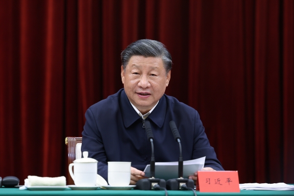 ▲시진핑 중국 국가주석이 12일 장시성 난창에서 열린 양쯔강 개발 심포지엄에서 연설하고 있다. 난창(중국)/신화뉴시스
