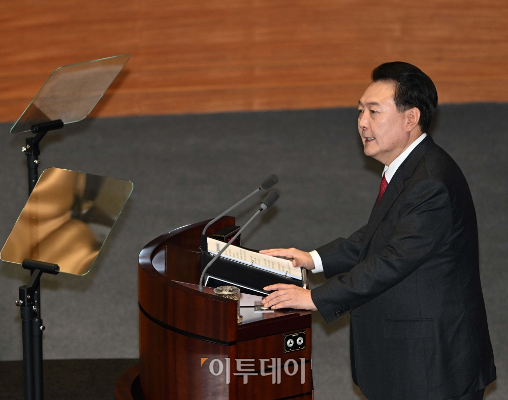 ▲윤석열 대통령이 '제1차 인공지능(AI) 안전성 정상회의'에 화상으로 참석한다. 고이란 기자 photoeran@