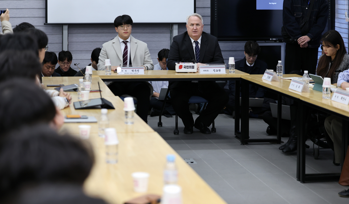 ▲인요한 국민의힘 혁신위원장이 8일 대구 북구 경북대학교 글로벌플라자에서 열린 경북대학교 재학생 간담회에서 인사말을 하고 있다. (뉴시스)