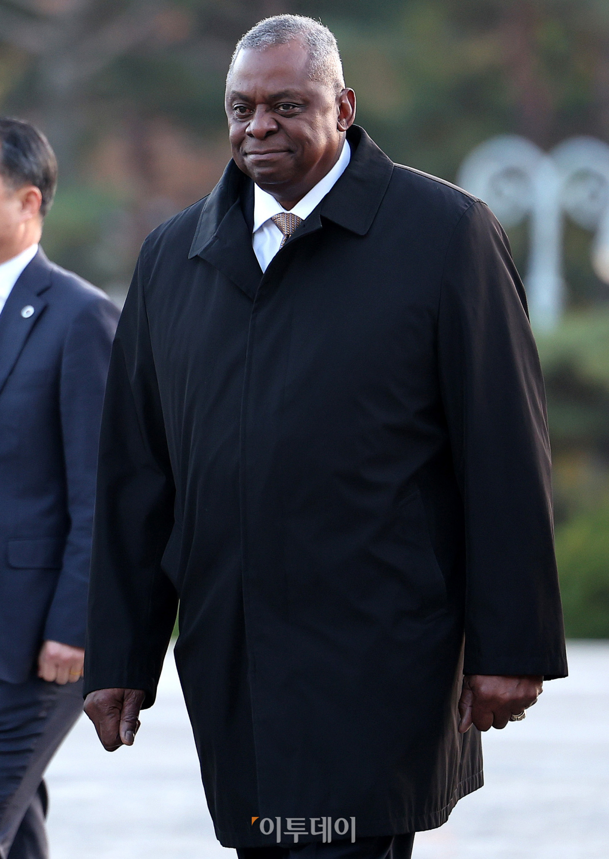 ▲방한한 로이드 오스틴 미국 국방부 장관이 12일 오후 서울 용산구 전쟁기념관 평화의 광장에서 미국 재향군인의 날을 맞아 미국 추모비를 향해 이동하고 있다. 사진공동취재단