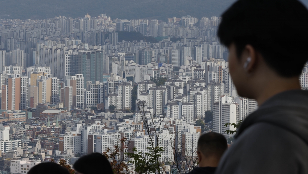 ▲서울 남산에서 바라본 서울 시내의 아파트 단지 모습. 조현호 기자 hyunho@