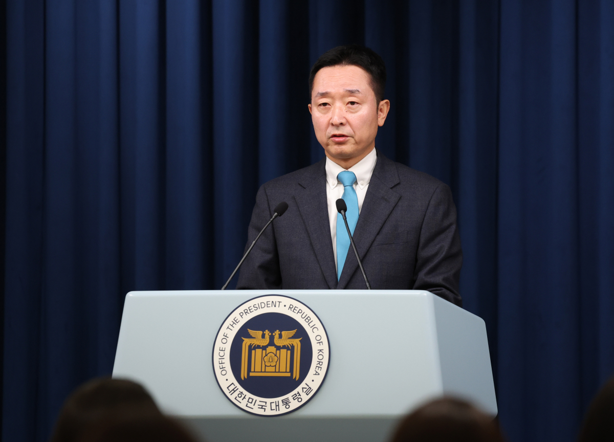 ▲이도운 대통령실 대변인이 13일 서울 용산 대통령실 청사에서 현안에 관해 브리핑을 하고 있다. (연합뉴스)