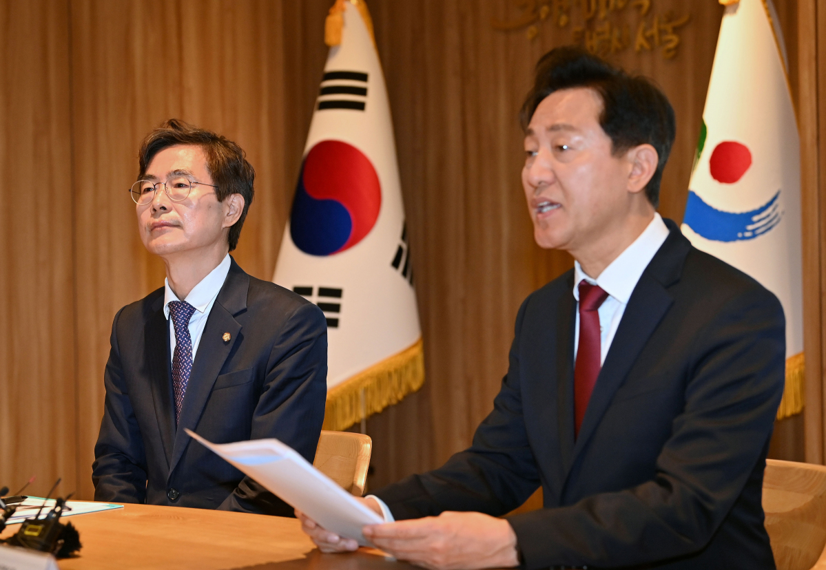 ▲국민의힘 뉴시티 프로젝트 특별위원회 조경태 위원장이 15일 오전 서울시청을 방문, 오세훈 시장과 면담하고 있다. (연합뉴스)