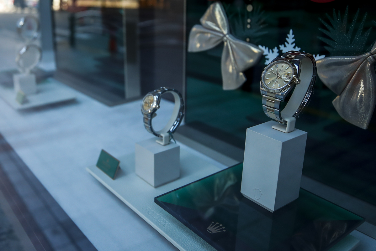 ▲1월 2일 서울시내 한 백화점에 롤렉스 데이저스트 모델이 전시돼 있다. 뉴시스