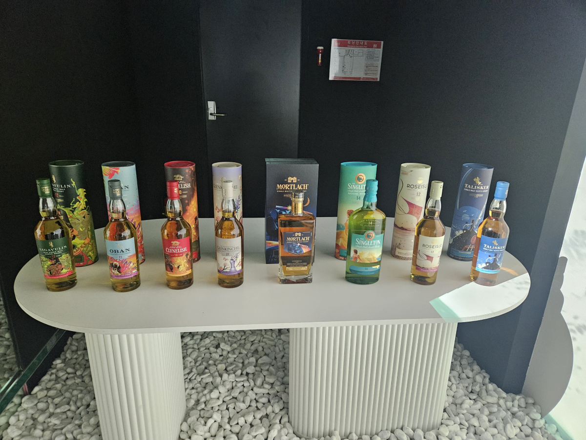 ▲디아지오가 선보인 '2023 스페셜 릴리즈' 위스키들. (김지영 기자 kjy42)