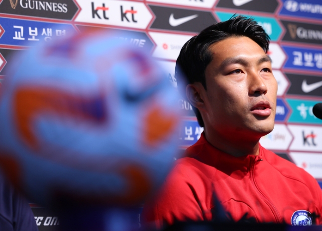 ▲16일 서울월드컵경기장에서 열리는 북중미월드컵 아시아 2차예선 1차전에서 한국을 상대하는 소감을 밝히는 송의영 선수. (연합뉴스)