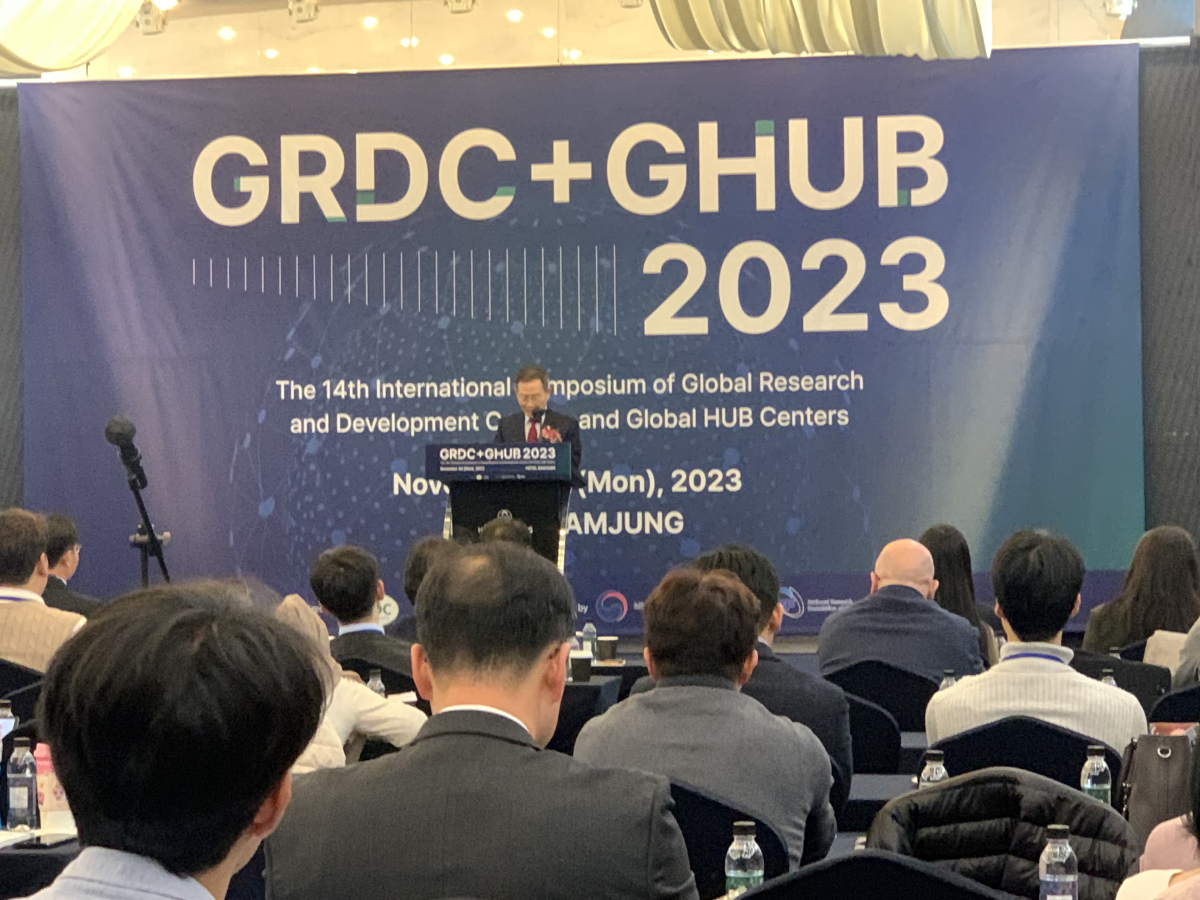 ▲이종호 과학기술정보통신부 장관이 20일 오후 서울 강남구 삼정호텔에서 열린 '2023 해외우수연구기관 국제공동연구 심포지엄' 에서 축사를 하고 있다. (사진=김나리 기자)