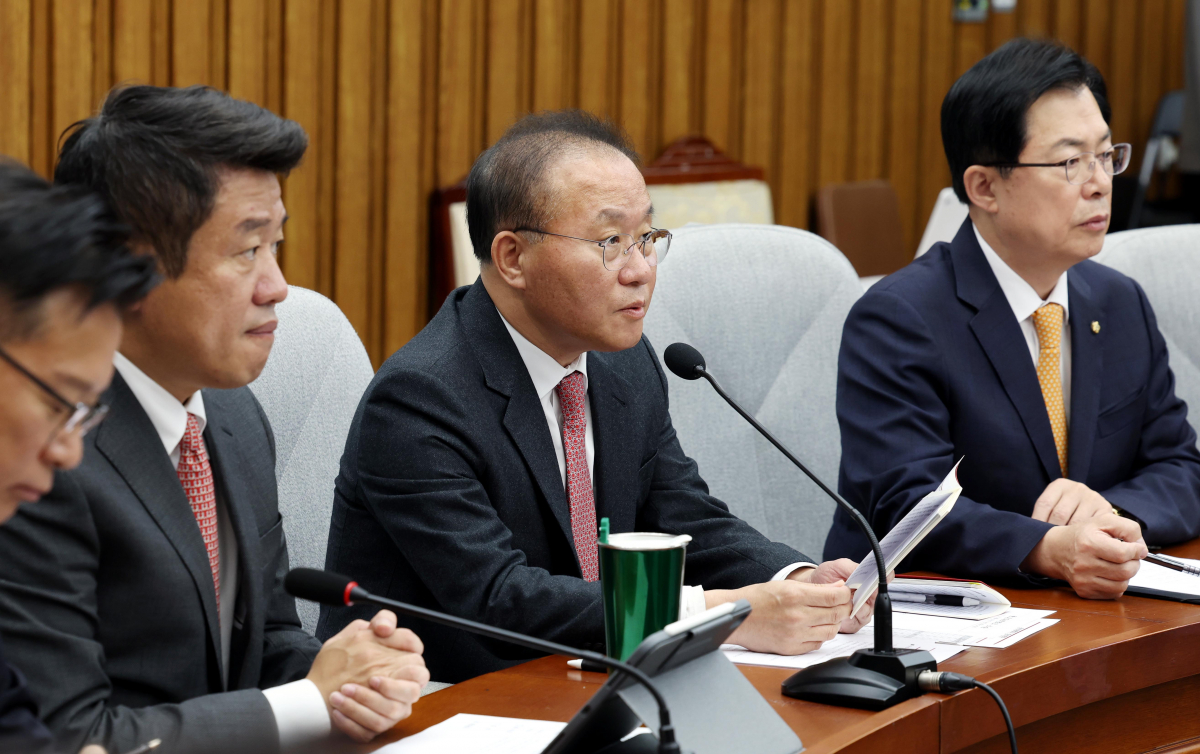 ▲윤재옥 국민의힘 원내대표가 21일 오전 서울 여의도 국회에서 열린 원내대책회의에서 발언을 하고 있다. (뉴시스)