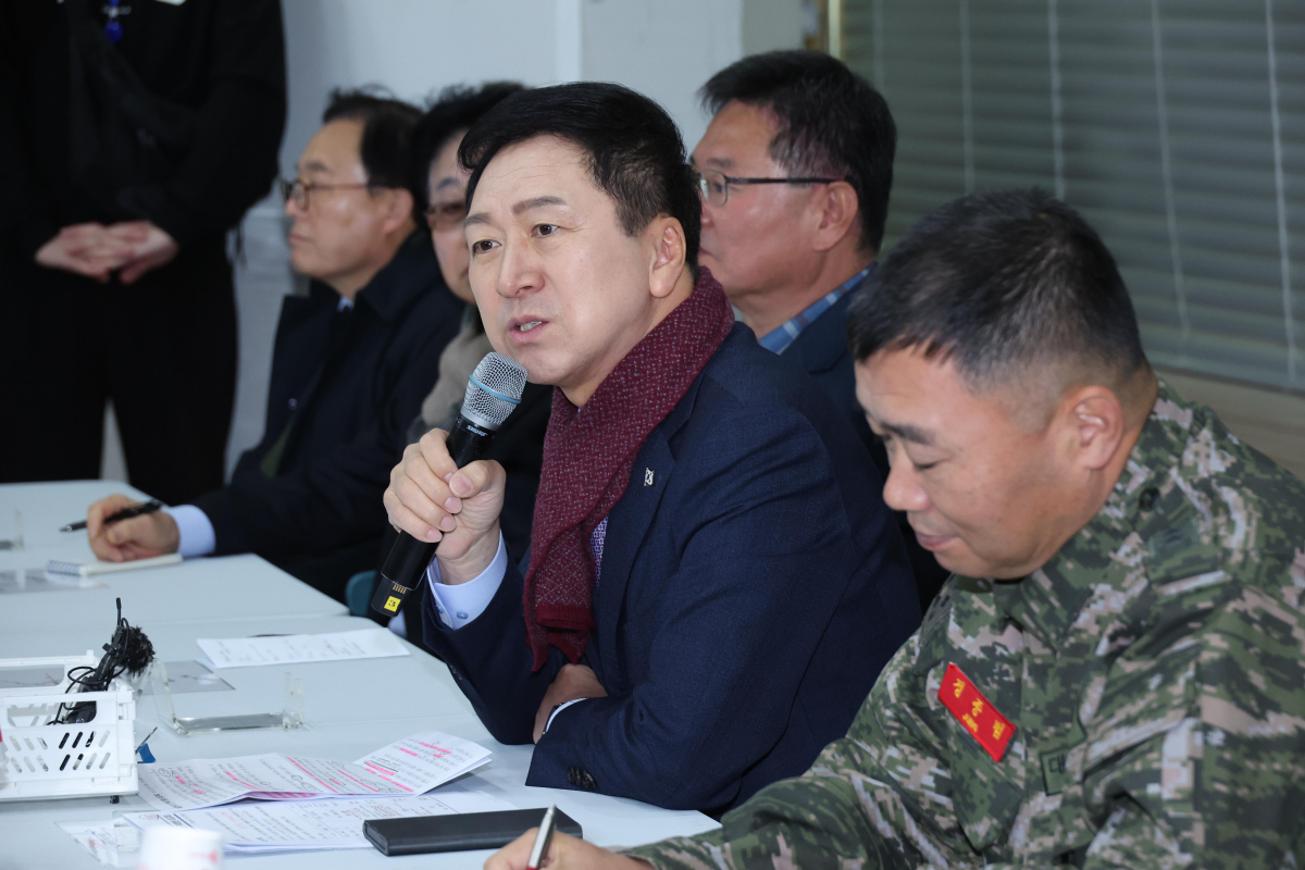 ▲김기현 국민의힘 대표가 21일 경기도 김포 해병대 제2사단 청룡회관에서 열린 해병대 초급간부 및 군 가족 간담회에서 인사말을 하고 있다.