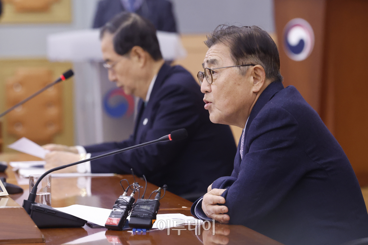 ▲문길주 미세먼지특별대책위원회 민간위원장이 24일 오전 서울 종로구 정부서울청사 별관에서 열린 제11차 미세먼지특별대책위원회 회의에서 모두발언을 하고 있다. 조현호 기자 hyunho@