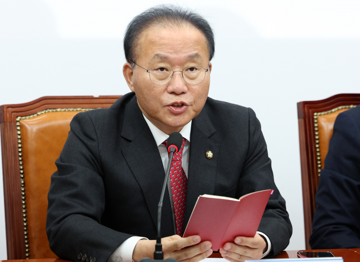 ▲[서울=뉴시스] 이영환 기자 = 윤재옥 국민의힘 원내대표가 27일 오전 서울 여의도 국회에서 열린 최고위원회의에 참석해 발언을 하고 있다. 2023.11.27. 20hwan@newsis.com