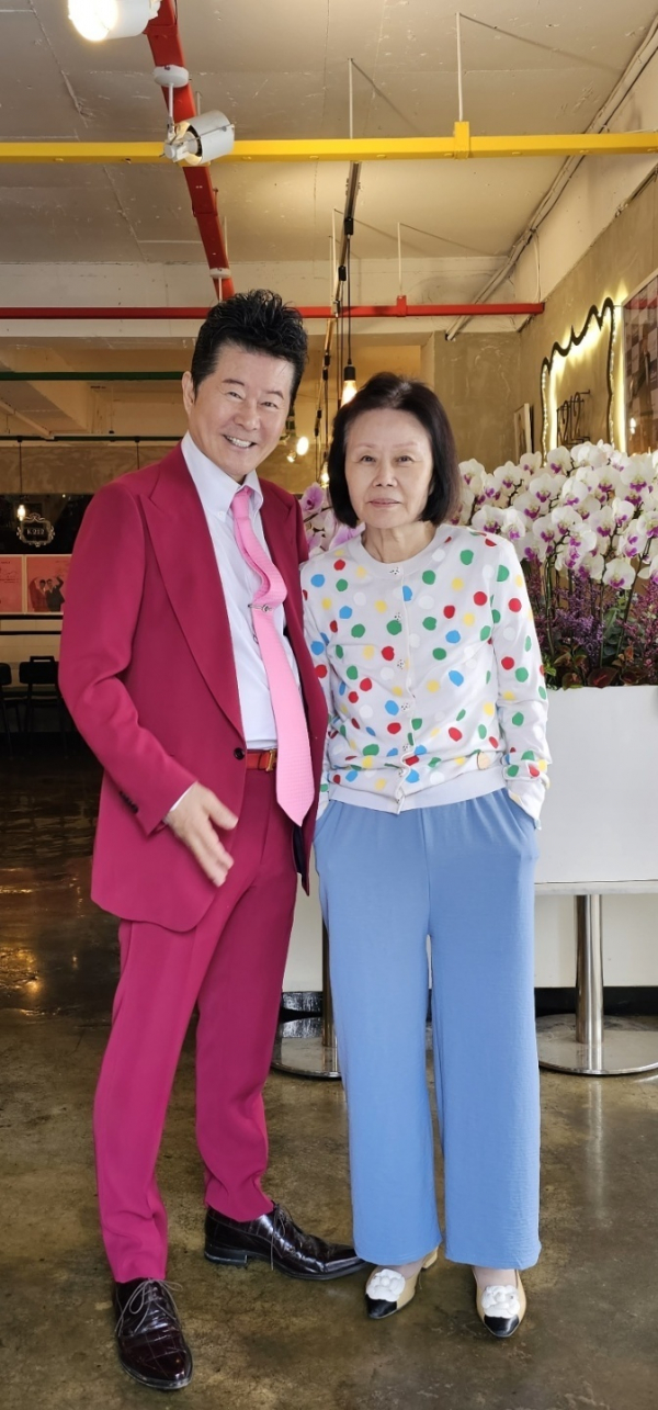 ▲태진아, 부인 옥경이(사진제공=진아엔터테인먼트)