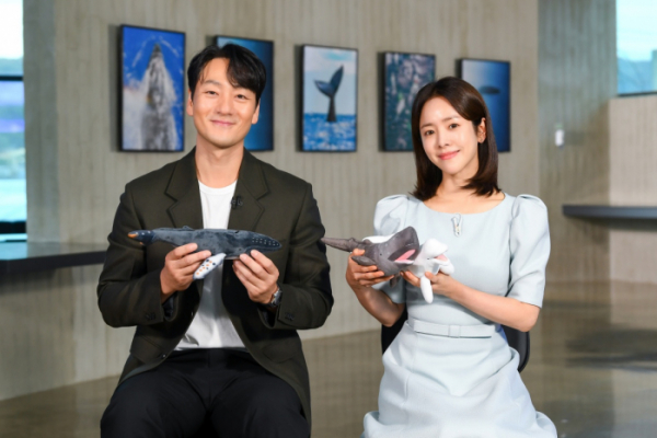 ▲'고래와 나' 박해수, 한지민(사진제공=SBS)