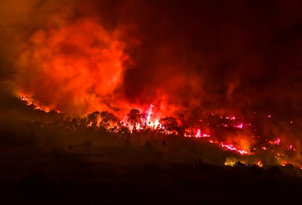 ▲브라질 미란다에서 18일(현지시간) 산불이 번지고 있다. 미란다(브라질)/EPA연합뉴스
