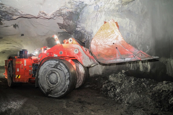 ▲중국 랴오닝성 북동부 안산시의 철광산에서 철광석 채굴 작업이 이뤄지고 있다. 안산(중국)/신화뉴시스
