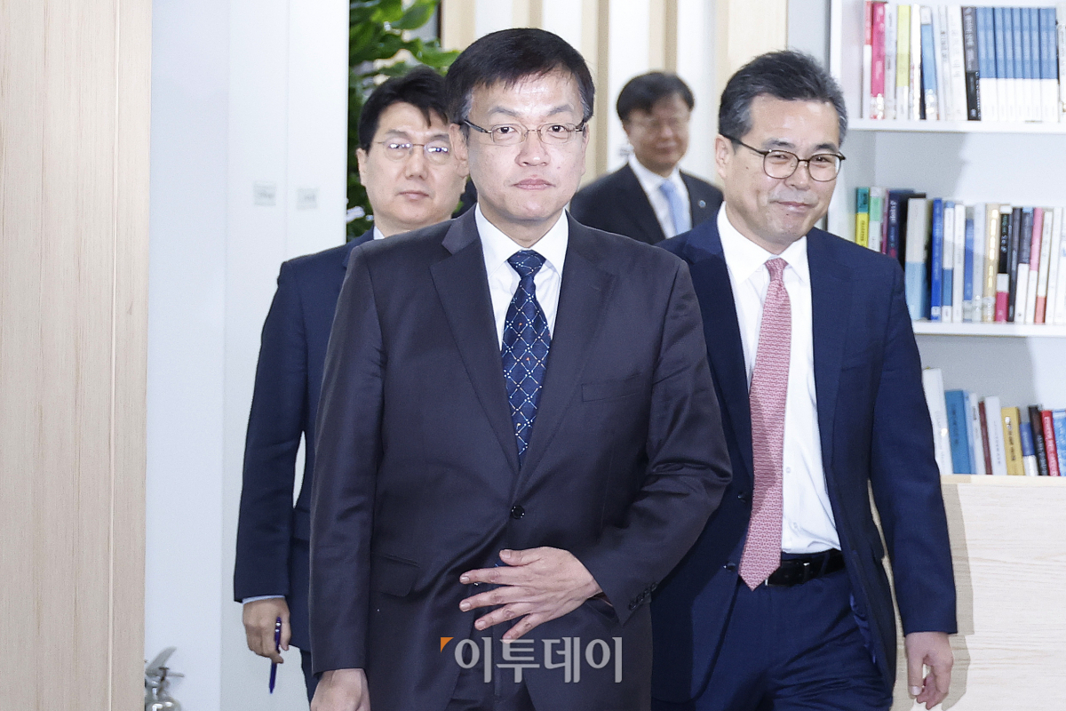 ▲최상목 경제부총리 겸 기획재정부 장관 후보자가 5일 오전 서울 중구 서민금융진흥원에서 열린 기자간담회에 참석하고 있다. 조현호 기자 hyunho@