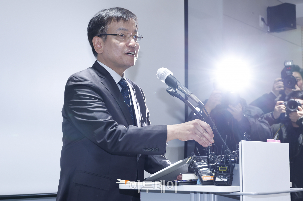 ▲최상목 경제부총리 겸 기획재정부 장관 후보자가 5일 오전 서울 중구 서민금융진흥원에서 기자간담회를 하고 있다. 조현호 기자 hyunho@