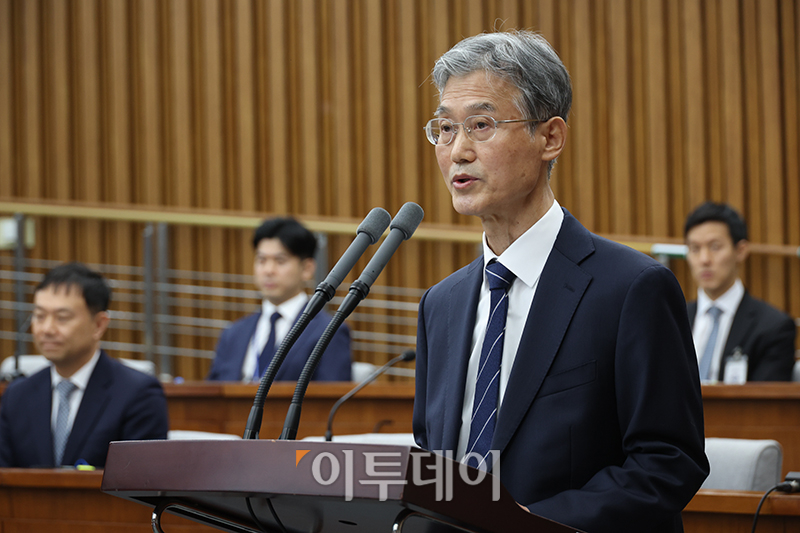 ▲조희대 대법원장 후보자가 5일 서울 여의도 국회에서 열린 인사청문회에서 발언을 하고 있다. 고이란 기자 photoeran@