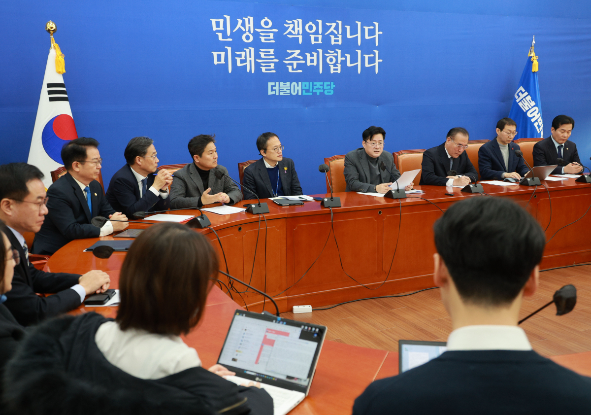 ▲<YONHAP PHOTO-1717> 민주당 정책조정회의 (서울=연합뉴스) 한종찬 기자 = 더불어민주당 홍익표 원내대표가 7일 오전 국회에서 열린 정책조정회의에서 발언하고 있다. 2023.12.7 saba@yna.co.kr/2023-12-07 09:39:18/<저작권자 ⓒ 1980-2023 ㈜연합뉴스. 무단 전재 재배포 금지.>