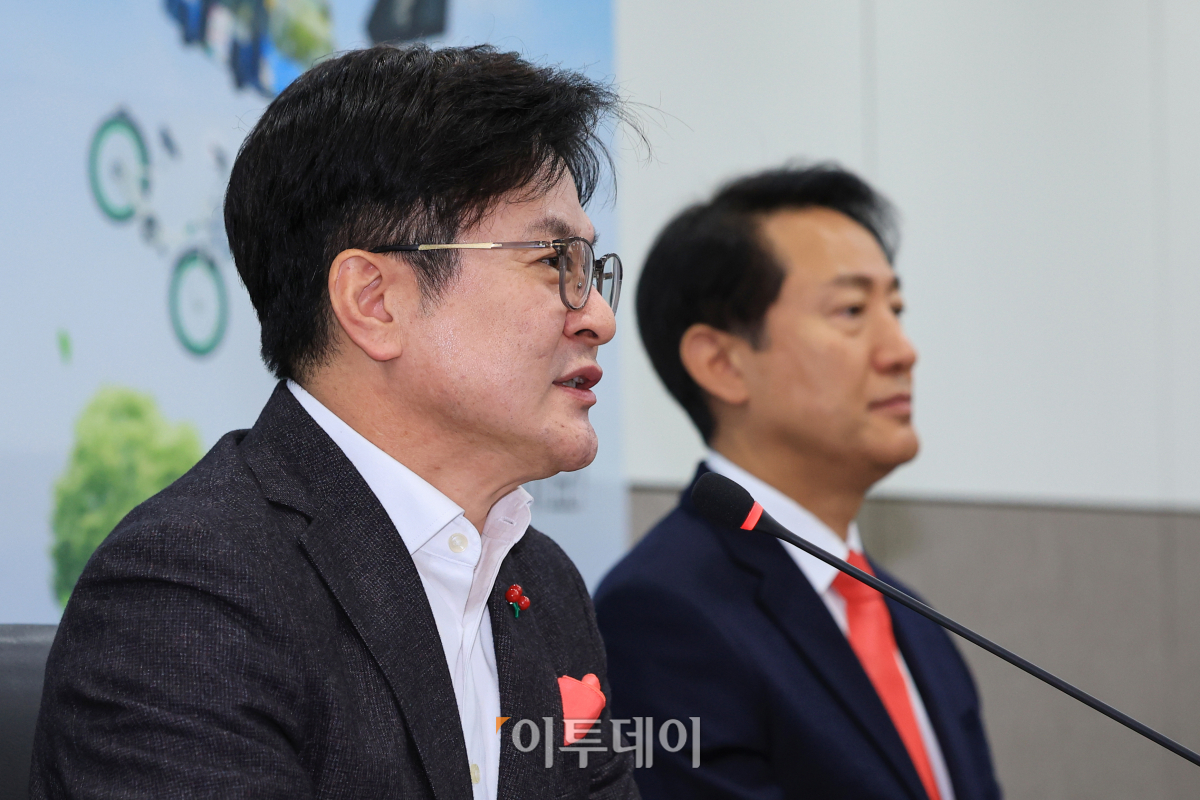 ▲김병수 김포시장이 7일 오전 서울 중구 서울시청 영상회의실에서 열린 서울-김포 기후동행카드 업무협약식에서 인사말을 하고 있다. 조현호 기자 hyunho@