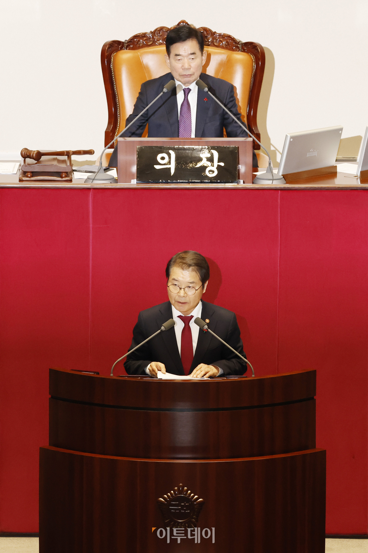 ▲이정식 고용노동부 장관이 8일 서울 여의도 국회 본회의장에서 열린 제410회국회(정기회) 제14차 본회의에서 노동조합 및 노동관계조정법 일부개정법률안 재의 요구 이유 설명을 하고 있다. 조현호 기자 hyunho@