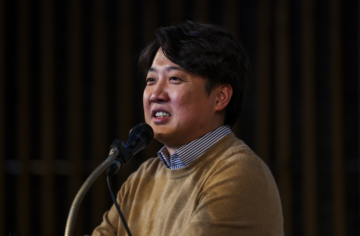 ▲이준석 전 국민의힘 대표가 6일 서울 노원구 광운대학교에서 ‘더 나은 미래를 향한 우리의 고민’이라는 주제로 강연을 하고 있다.(출처=연합뉴스)